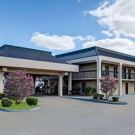 Days Inn By Wyndham Greenville Ms Dış mekan fotoğraf