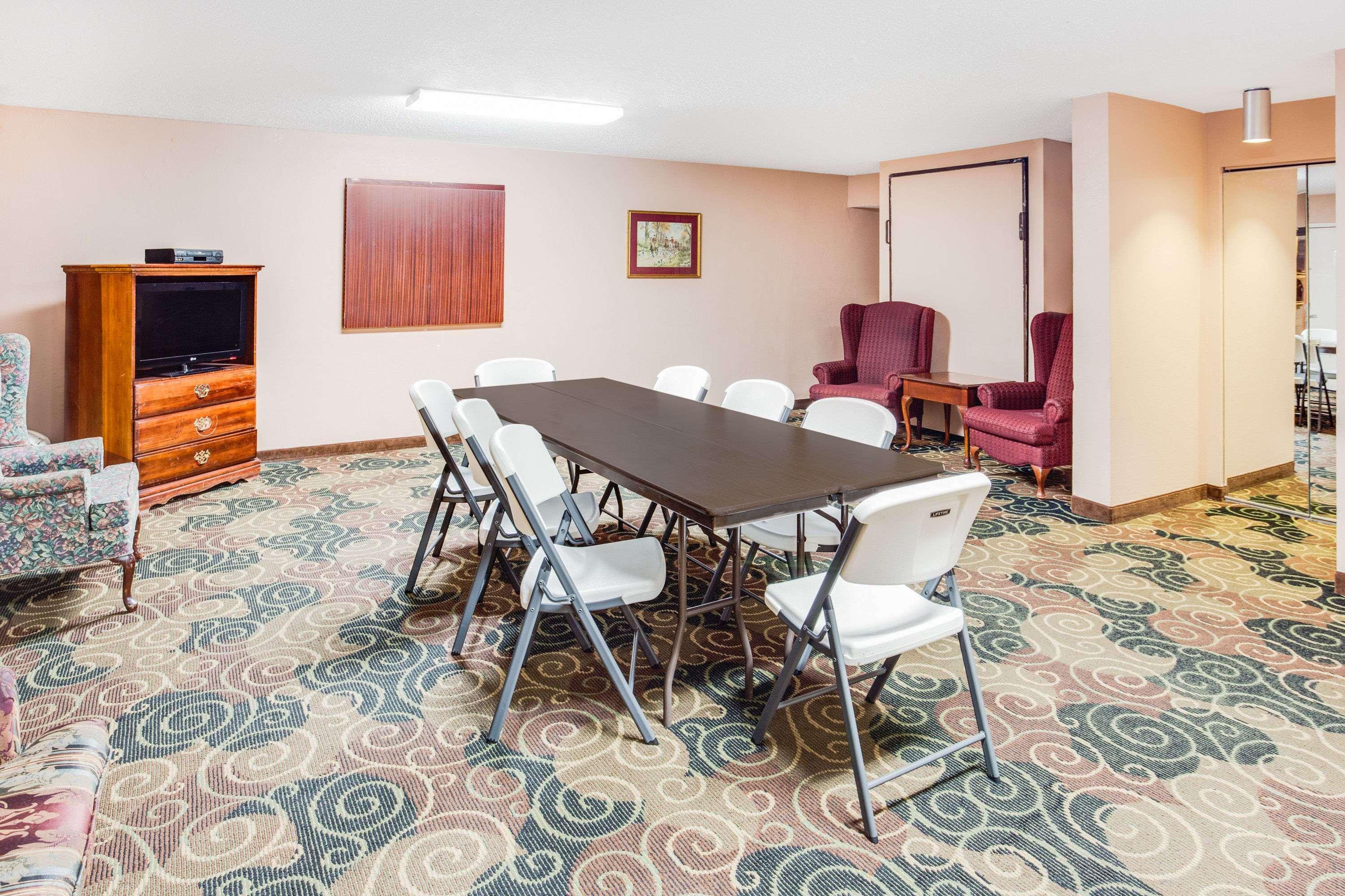 Days Inn By Wyndham Greenville Ms Dış mekan fotoğraf