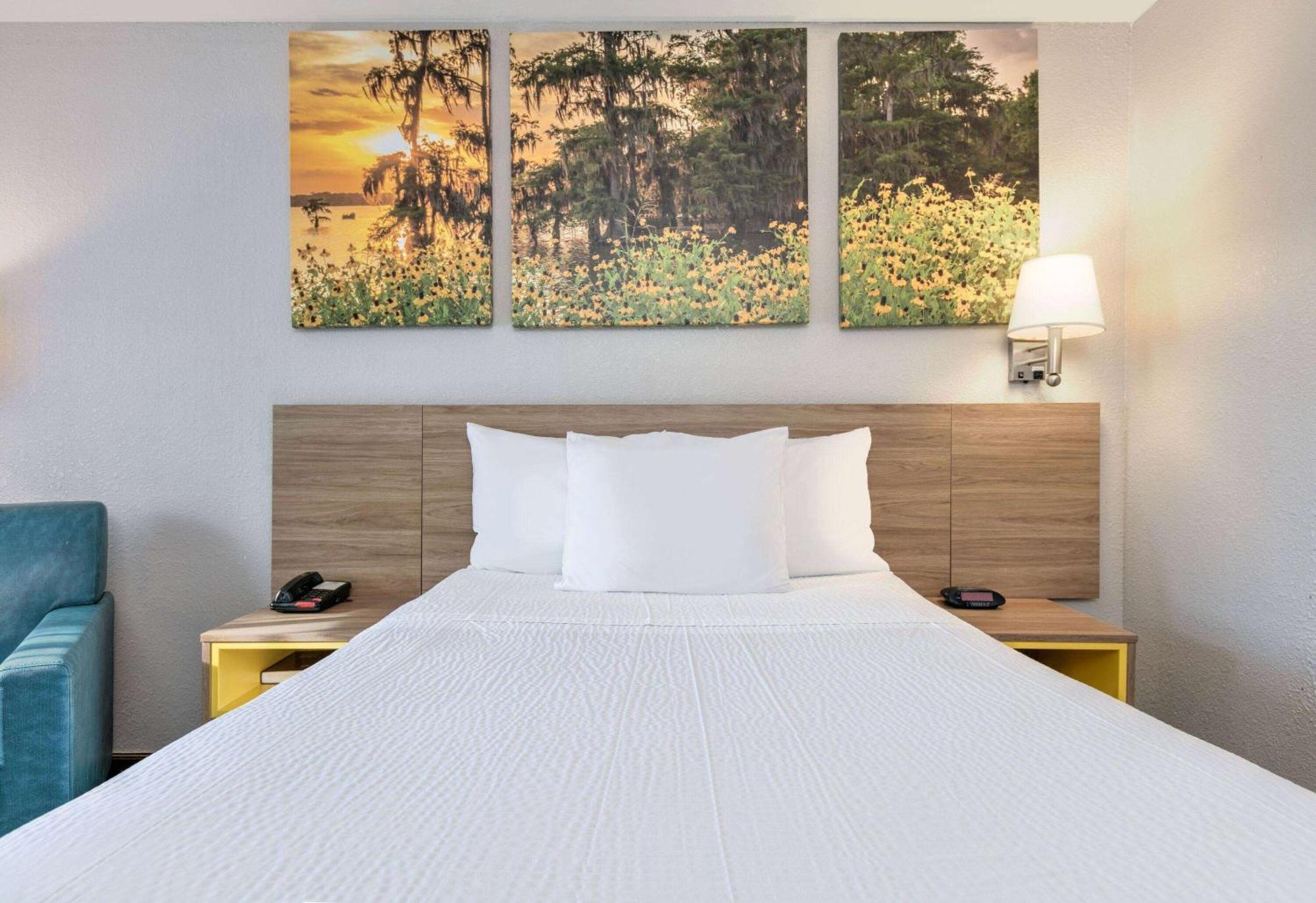 Days Inn By Wyndham Greenville Ms Dış mekan fotoğraf