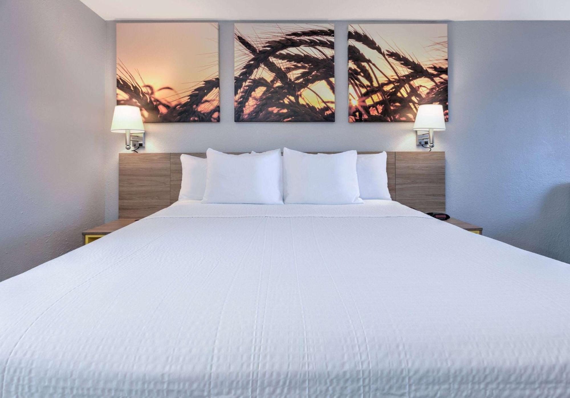 Days Inn By Wyndham Greenville Ms Dış mekan fotoğraf
