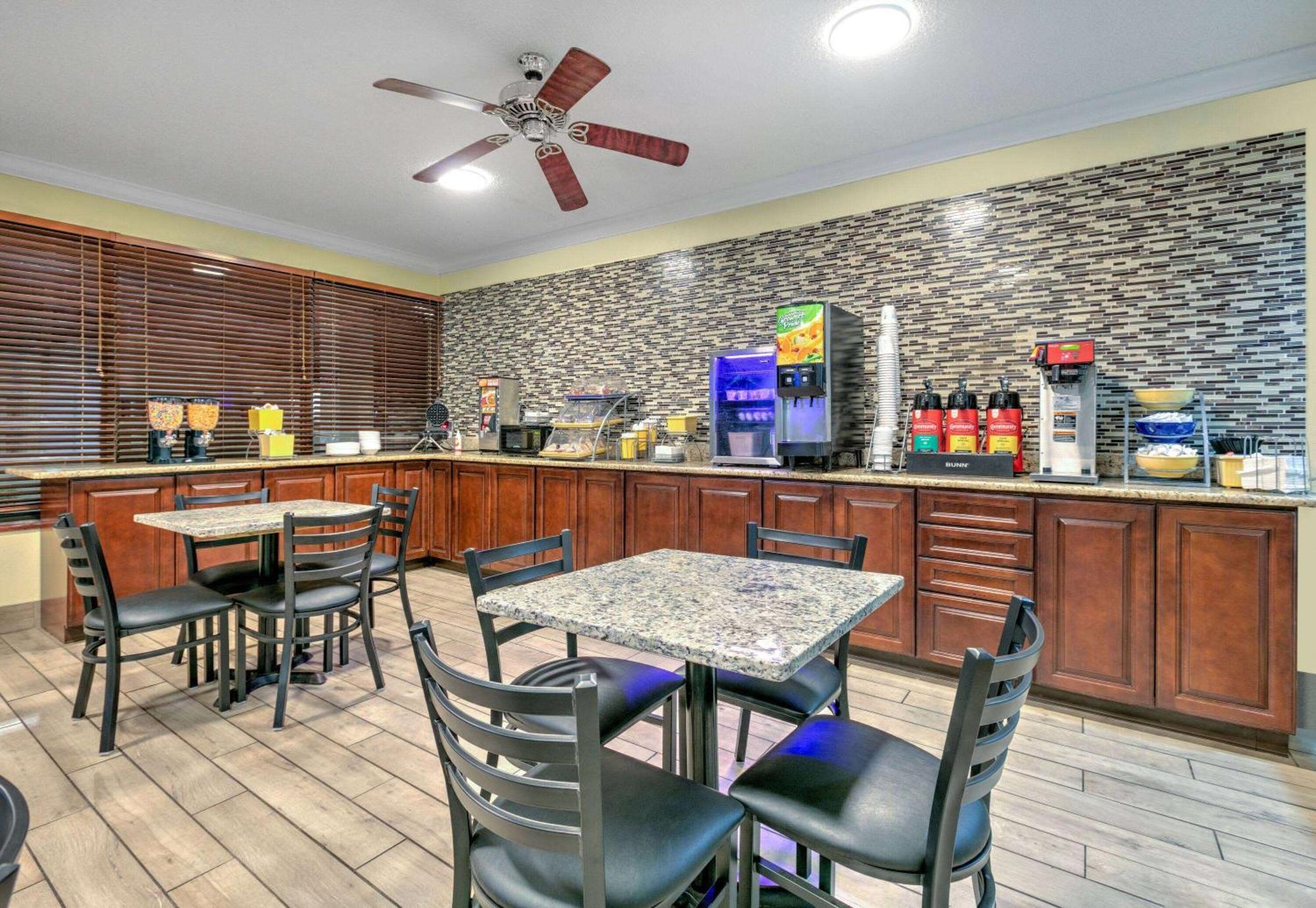 Days Inn By Wyndham Greenville Ms Dış mekan fotoğraf
